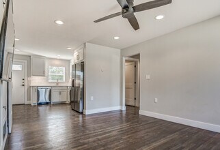 2114 Tucker St in Dallas, TX - Building Photo - Building Photo