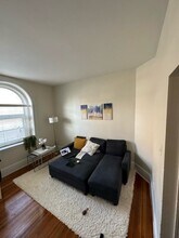 1595 Beacon St, Unit 2 in Brookline, MA - Foto de edificio - Building Photo