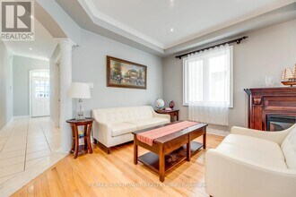 2481 Taylorwood Dr in Oakville, ON - Building Photo - Building Photo