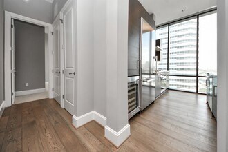 1409 Post Oak Blvd in Houston, TX - Foto de edificio - Building Photo