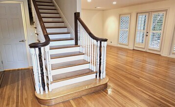 12039 Weddington St in Los Angeles, CA - Building Photo - Building Photo