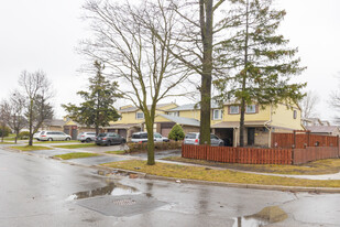 62 Withycombe Cres Apartments