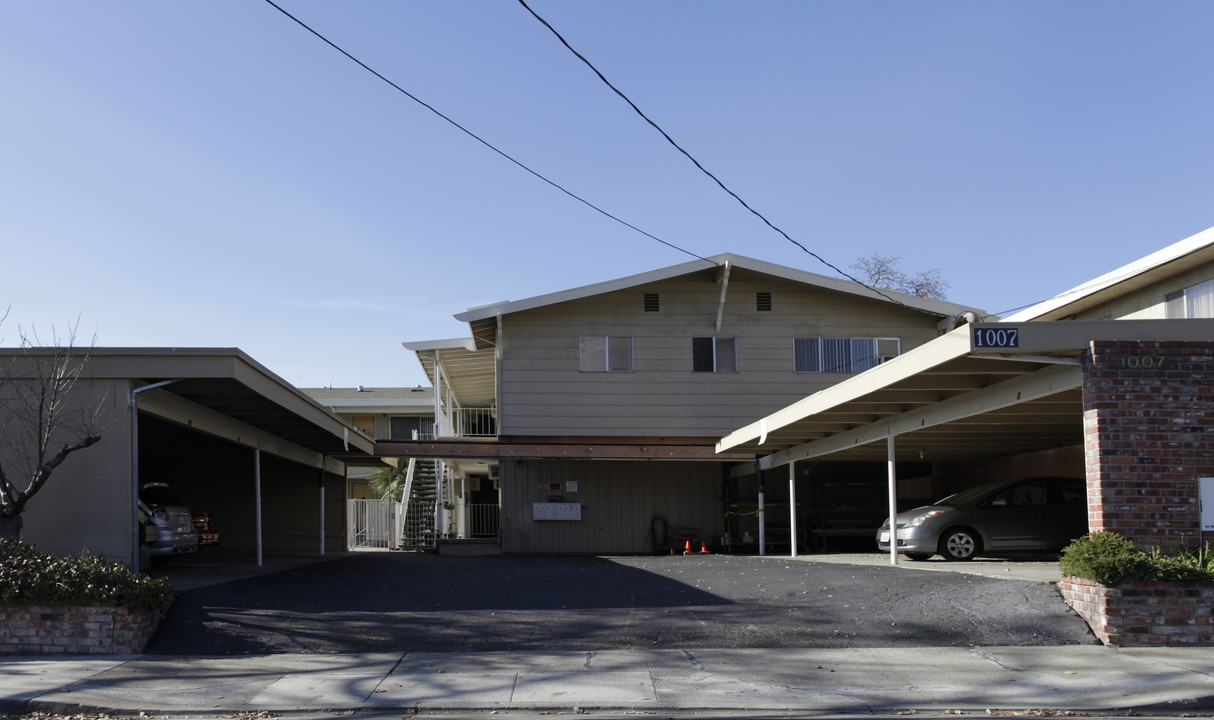 1007 Brown Ave in Lafayette, CA - Building Photo