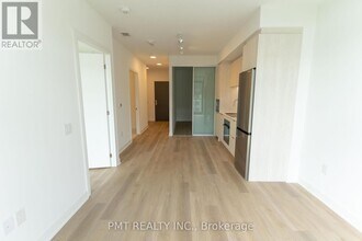 86 Dundas St E in Mississauga, ON - Building Photo - Building Photo