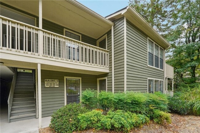 property at 2824 Vinings Central Run SE