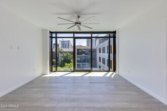 200 W Portland St in Phoenix, AZ - Building Photo - Building Photo