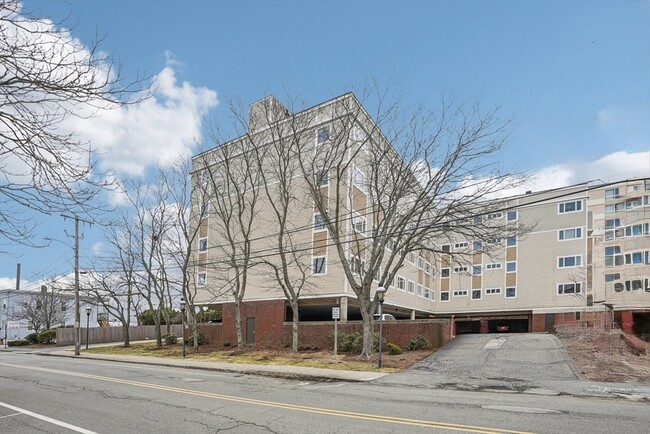 35 Des Moines Rd in Quincy, MA - Building Photo - Building Photo