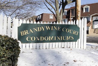 Brandywine Court Condo Apartments in Dover, DE - Building Photo - Building Photo