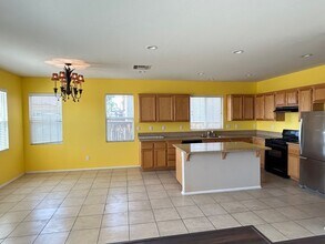 22039 Goldenchain St in Moreno Valley, CA - Building Photo - Building Photo