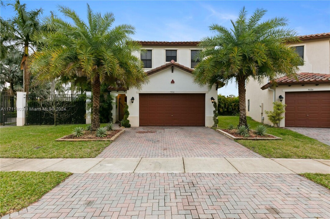 9016 SW 36th Mnr in Miramar, FL - Building Photo