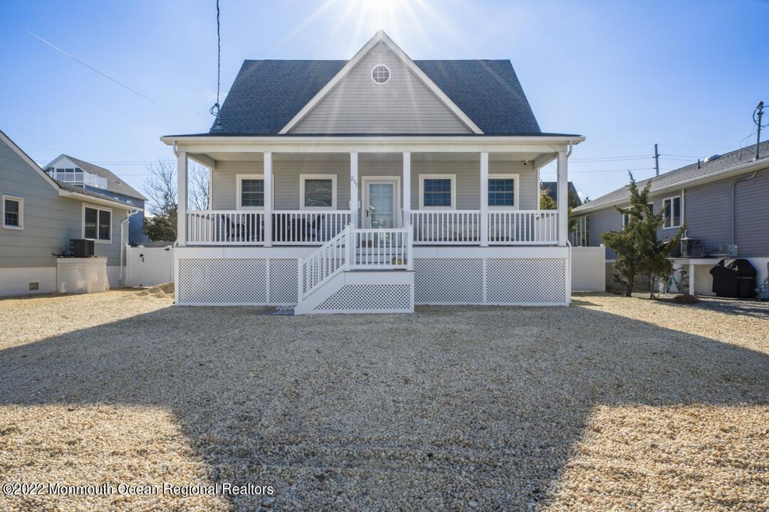 231 Harding Ave in Seaside Heights, NJ - Building Photo