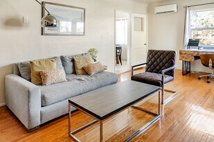 4965 Ellenwood Dr in Los Angeles, CA - Building Photo