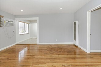 11549 Sylvan St in Los Angeles, CA - Building Photo - Building Photo