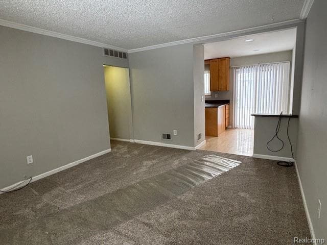 416 E Bernhard Ave in Hazel Park, MI - Building Photo - Building Photo