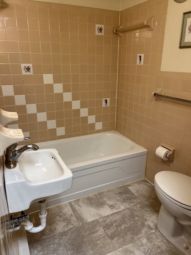 property at 808 Fairway Dr