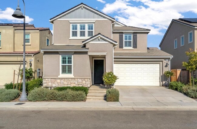 property at 4415 Horizon Dr