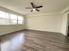 9357 SW 77th Ave, Unit 25-250 in Miami, FL - Building Photo - Building Photo