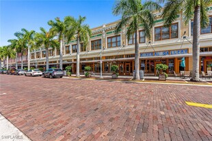 2260 First St in Ft. Myers, FL - Building Photo