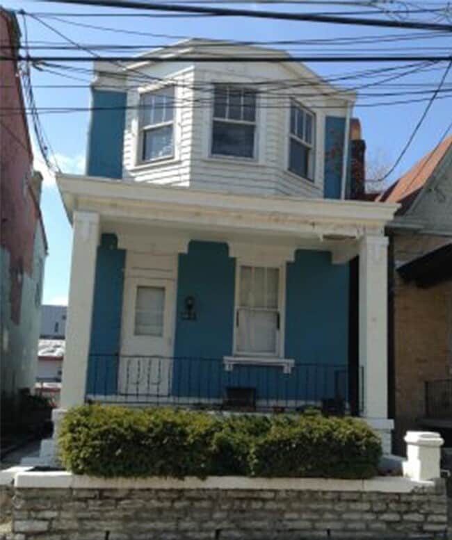 property at 2817 Glendora Ave