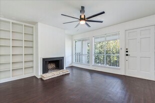 6910 Hart Ln in Austin, TX - Building Photo