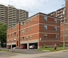 116 Young St in Hamilton, ON - Building Photo