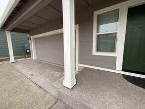 15102 Prescott Lp SE in Yelm, WA - Building Photo - Building Photo