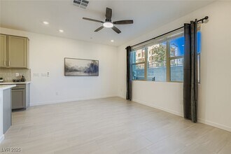 1543 Hopeful Lark Ln in Las Vegas, NV - Building Photo - Building Photo