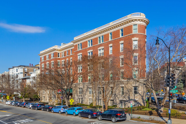 1915 Calvert St NW in Washington, DC - Building Photo - Building Photo