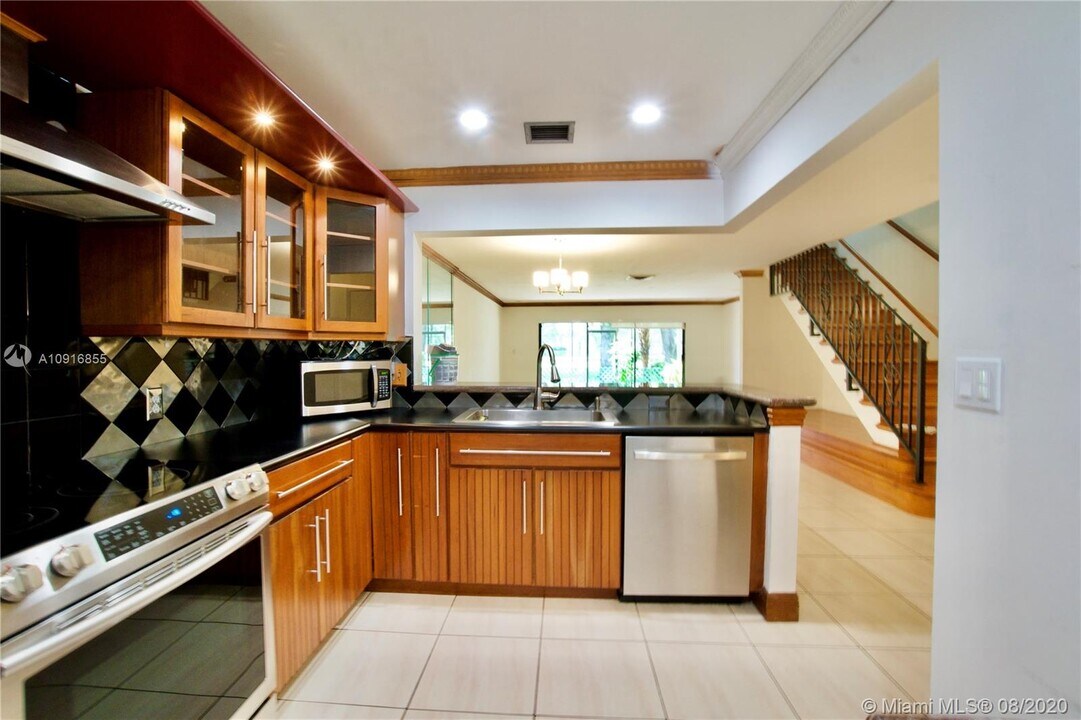 3560 Estepona Ave-Unit -20-S-2 in Doral, FL - Building Photo