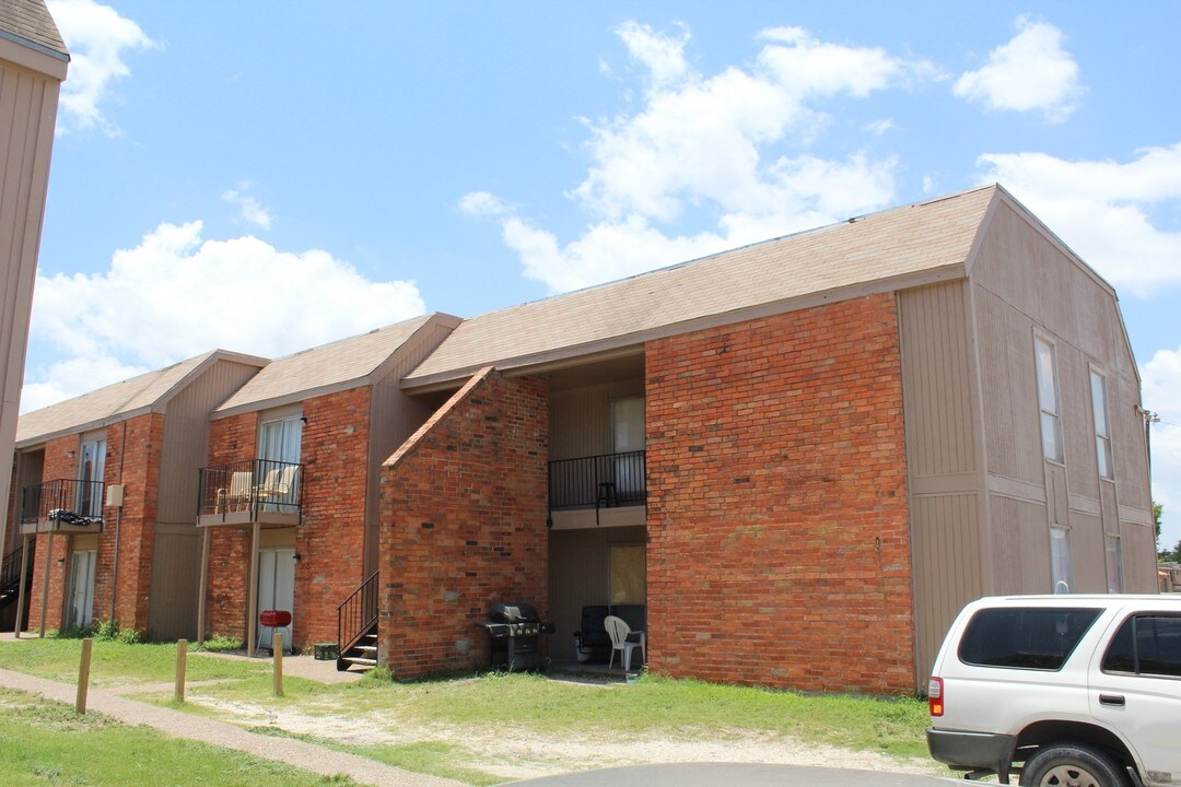 Coastal Pointe Apartments in Corpus Christi, TX - Building Photo