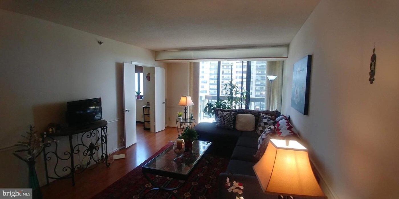 5505 Seminary Rd-Unit -1101N in Falls Church, VA - Building Photo