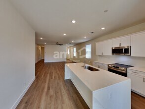 513 Silverbell Fls Pl in Henderson, NV - Building Photo - Building Photo
