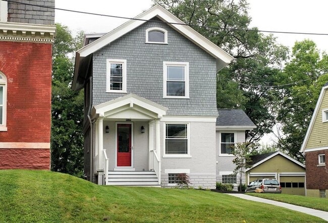 2965 Deckebach Ave in Cincinnati, OH - Building Photo - Building Photo