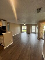 10200 Belle Rive Blvd, Unit 72 in Jacksonville, FL - Building Photo