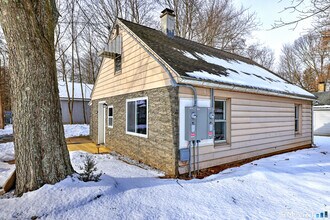 127 Mulberry St in Southington, CT - Building Photo - Building Photo