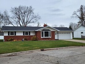 1798 Chateau Dr in Green Bay, WI - Building Photo