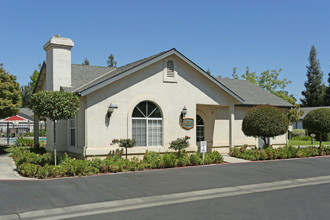 Country Club Estates in Fresno, CA - Building Photo - Building Photo