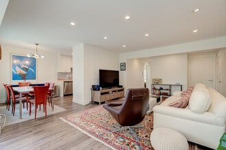 163 Paseo De La Concha, Unit 3 in Redondo Beach, CA - Foto de edificio - Building Photo