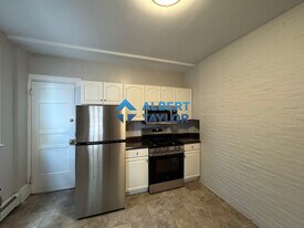 61 Dana St, Unit 8 in Cambridge, MA - Building Photo