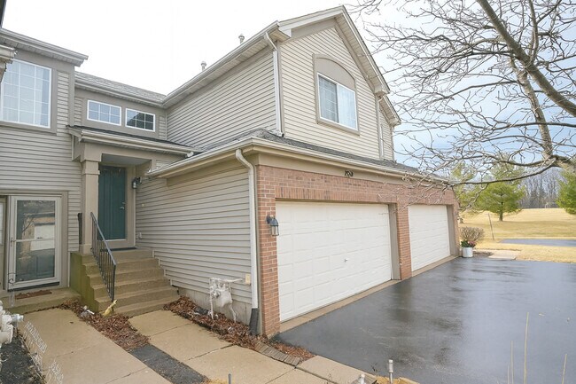 1051 Park Hill Cir in Aurora, IL - Building Photo - Building Photo