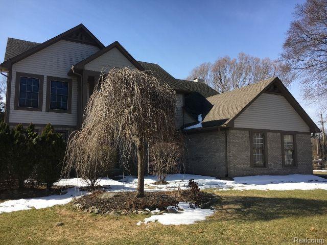 property at 7411 Meadowcrest Ct