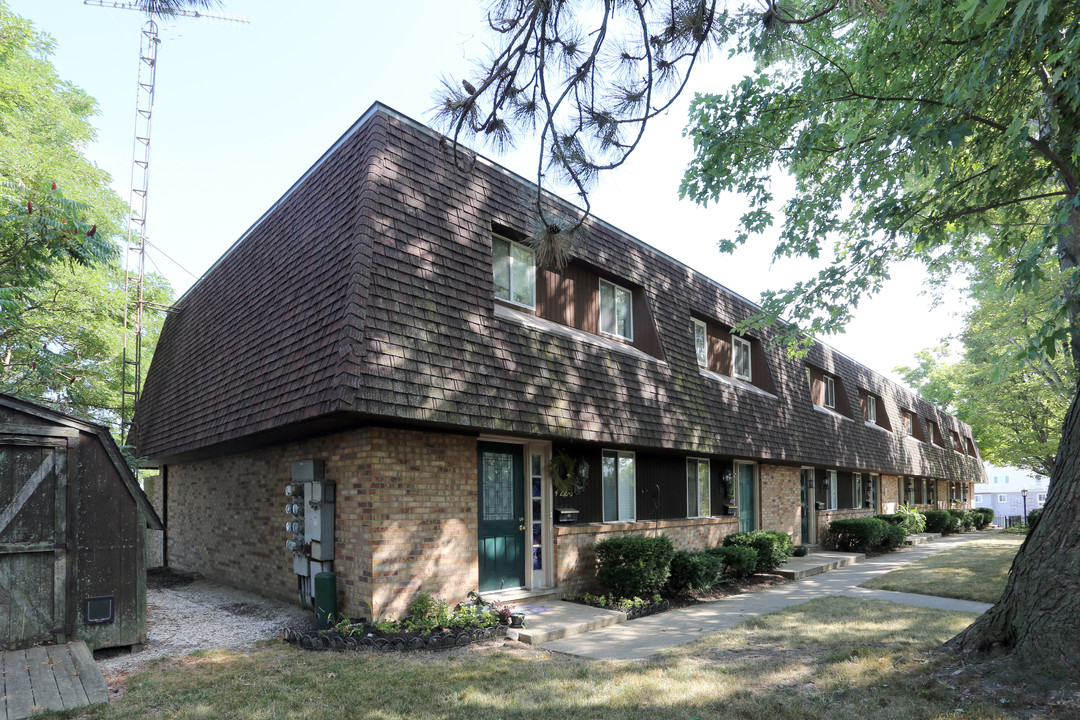 Heron's Roost Apartments in Sheffield Lake, OH - Building Photo