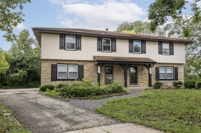 2623 N 122nd St in Wauwatosa, WI - Building Photo - Building Photo