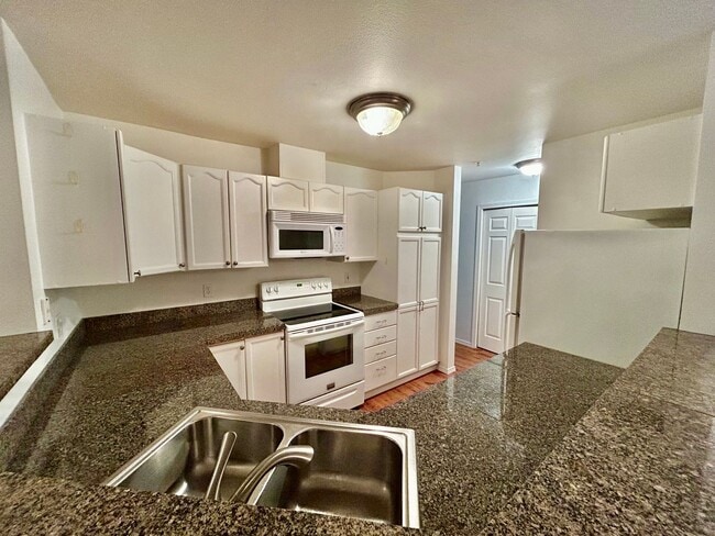 No Rent Until January 1, 2026!!! in Issaquah, WA - Building Photo - Building Photo