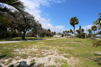 Suni Sands Mobile Home Park in Jupiter, FL - Building Photo - Building Photo