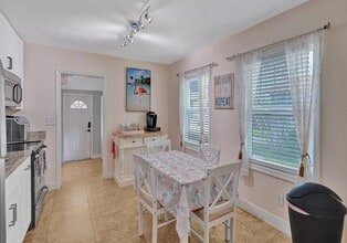 615 SW 4th Ave in Fort Lauderdale, FL - Building Photo - Building Photo