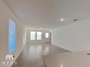 225 Poplar Pl in Wilmer, TX - Building Photo - Building Photo
