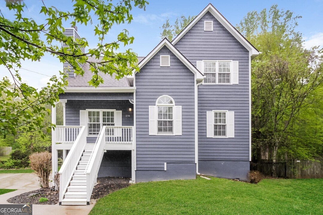230 Austin Dr in Douglasville, GA - Building Photo