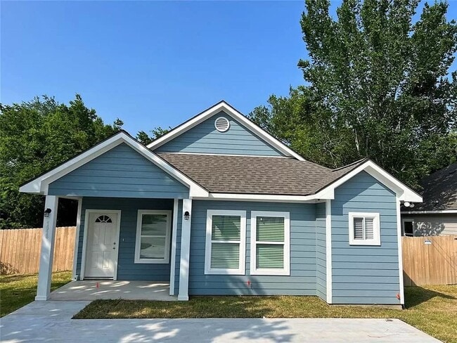 1518 Saunders St in Bryan, TX - Building Photo - Building Photo