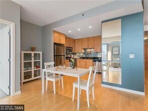 929 Portland Ave in Minneapolis, MN - Building Photo - Building Photo